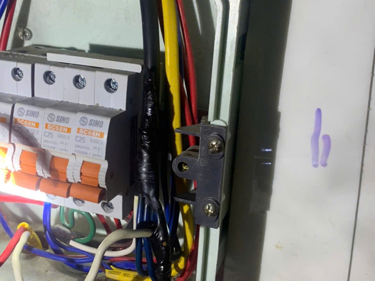 Aptomat nhảy liên tục